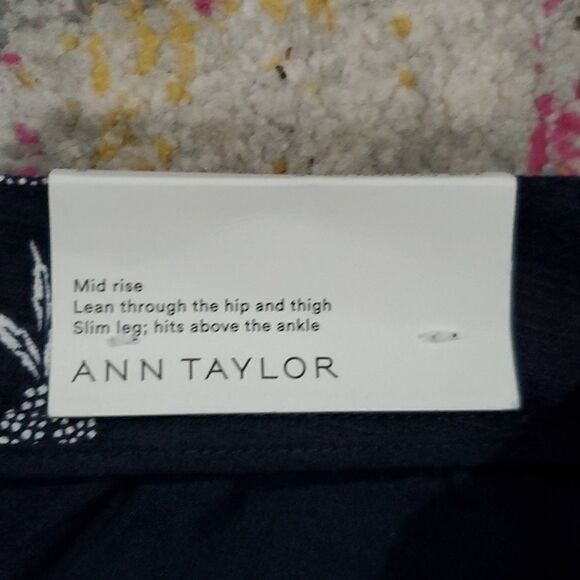 Ann Taylor The Cotton Crop Mid Rise Pineapple Pants in Navy Blue & White Size 12 - Picture 12 of 14